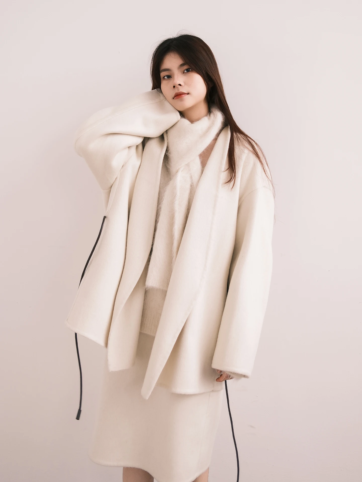 High Quali Camere Double-Faced Woolen Coat MistFern Premium Quali with Waist-Cinching Design And een Fruit Collar
High Quali Camere Double-Faced Woolen Coat MistFern Premium Quali with Waist-Cinching Design And een Fruit Collar
