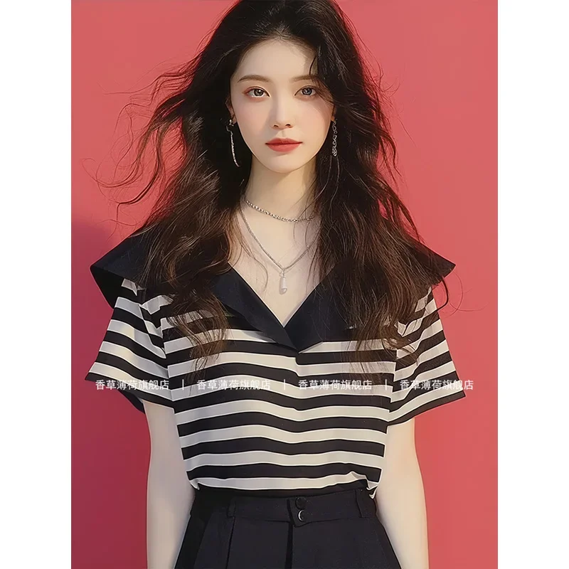 Office Lady French Fashion Vintage Tops Summer Short Sleeve Turn-down Collar Loose T-shirt Women V-neck Striped Pullovers
Office Lady French Fashion Vintage Tops Summer Short Sleeve Turn-down Collar Loose T-shirt Women V-neck Striped Pullovers