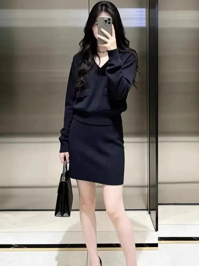 Women Solid Color Knitted Pullover V-Neck Long Sleeve Casual Female Sweater
Women Solid Color Knitted Pullover V-Neck Long Sleeve Casual Female Sweater