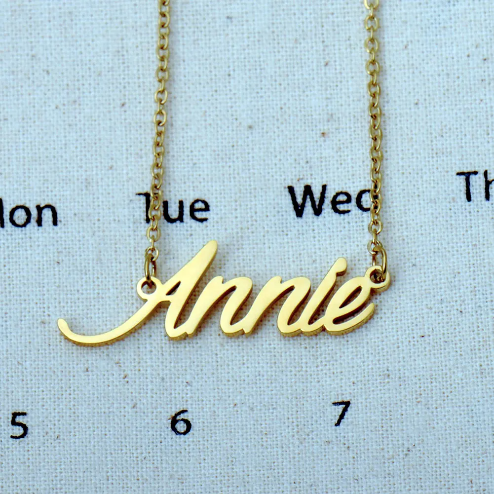 AOLOSHOW Annie Personalized Name Necklace for Women Gold-Plated Stainless Steel Pendants Letters Choker Jewelry
AOLOSHOW Annie Personalized Name Necklace for Women Gold-Plated Stainless Steel Pendants Letters Choker Jewelry