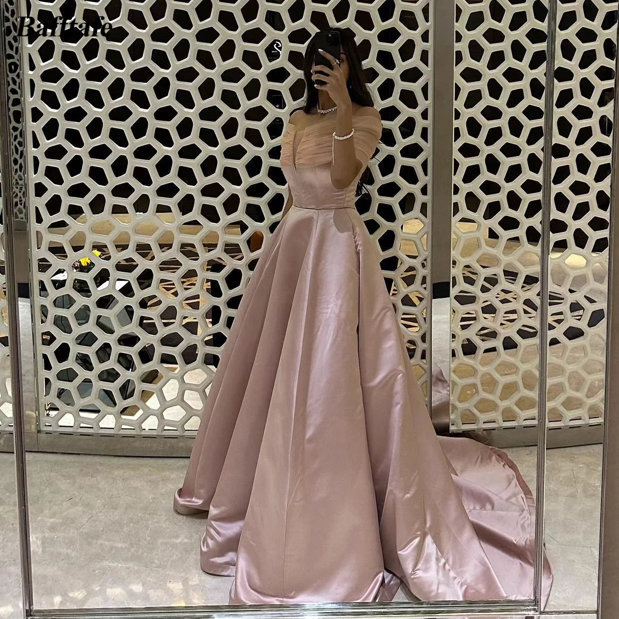 Bafftafe A Line Satin Arabic Prom Dresses Tulle Off The Shoulder Dubai Formal Evening Party Gowns Women Birthday Dress Outfits
Bafftafe A Line Satin Arabic Prom Dresses Tulle Off The Shoulder Dubai Formal Evening Party Gowns Women Birthday Dress Outfits