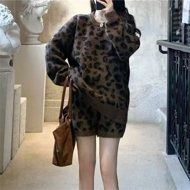 Leopard Print Knitted Short Pants Sets Women American Vintage Pullover Sweater Shorts Two Piece Set Fashion Streetwear Female
Leopard Print Knitted Short Pants Sets Women American Vintage Pullover Sweater Shorts Two Piece Set Fashion Streetwear Female