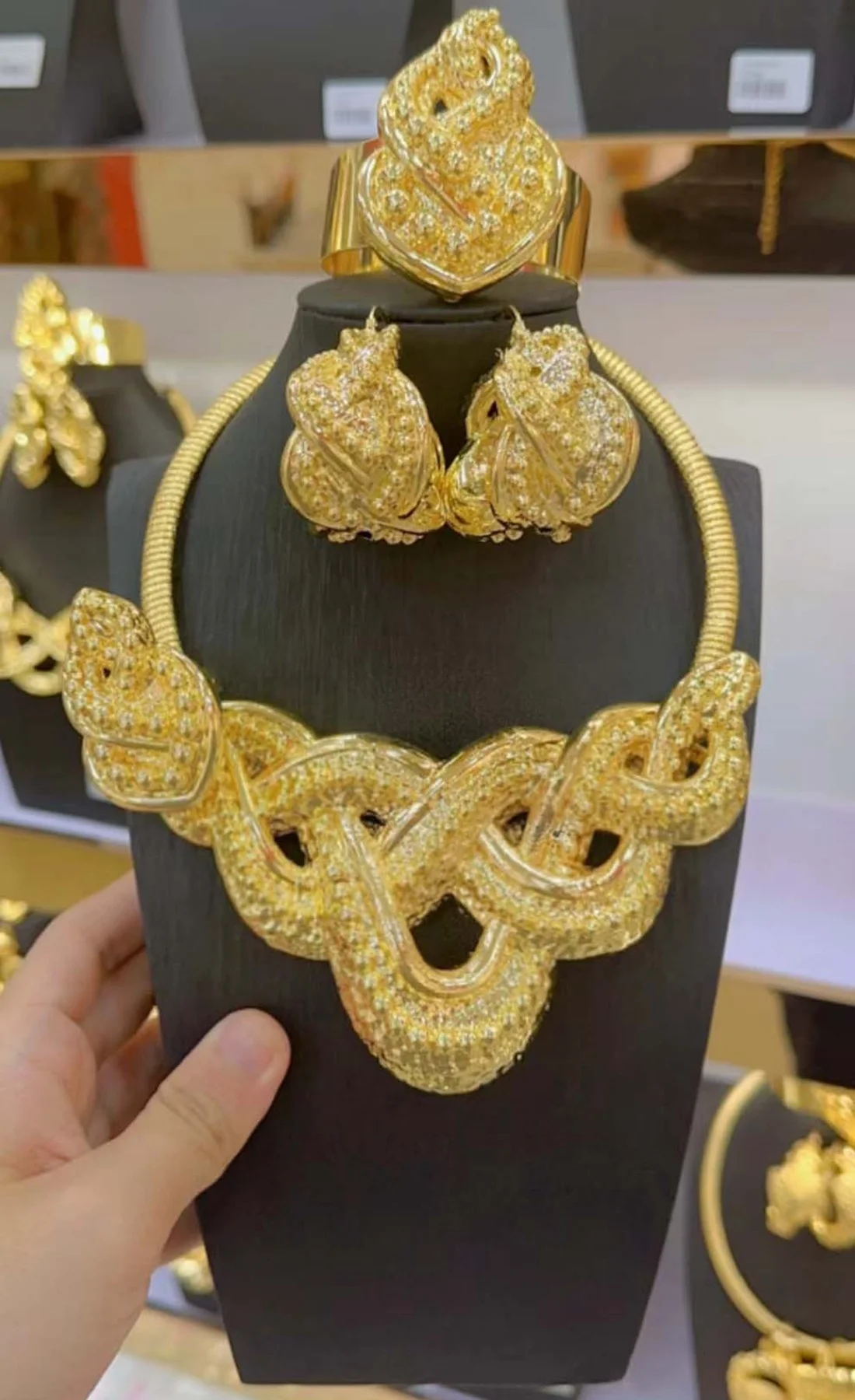 Fabulous Irregular Geometric Shape Light Weight Jewelry Set Charming Gold Plated Necklace Bracelet Earrings Ring 4PC Jewellery
Fabulous Irregular Geometric Shape Light Weight Jewelry Set Charming Gold Plated Necklace Bracelet Earrings Ring 4PC Jewellery