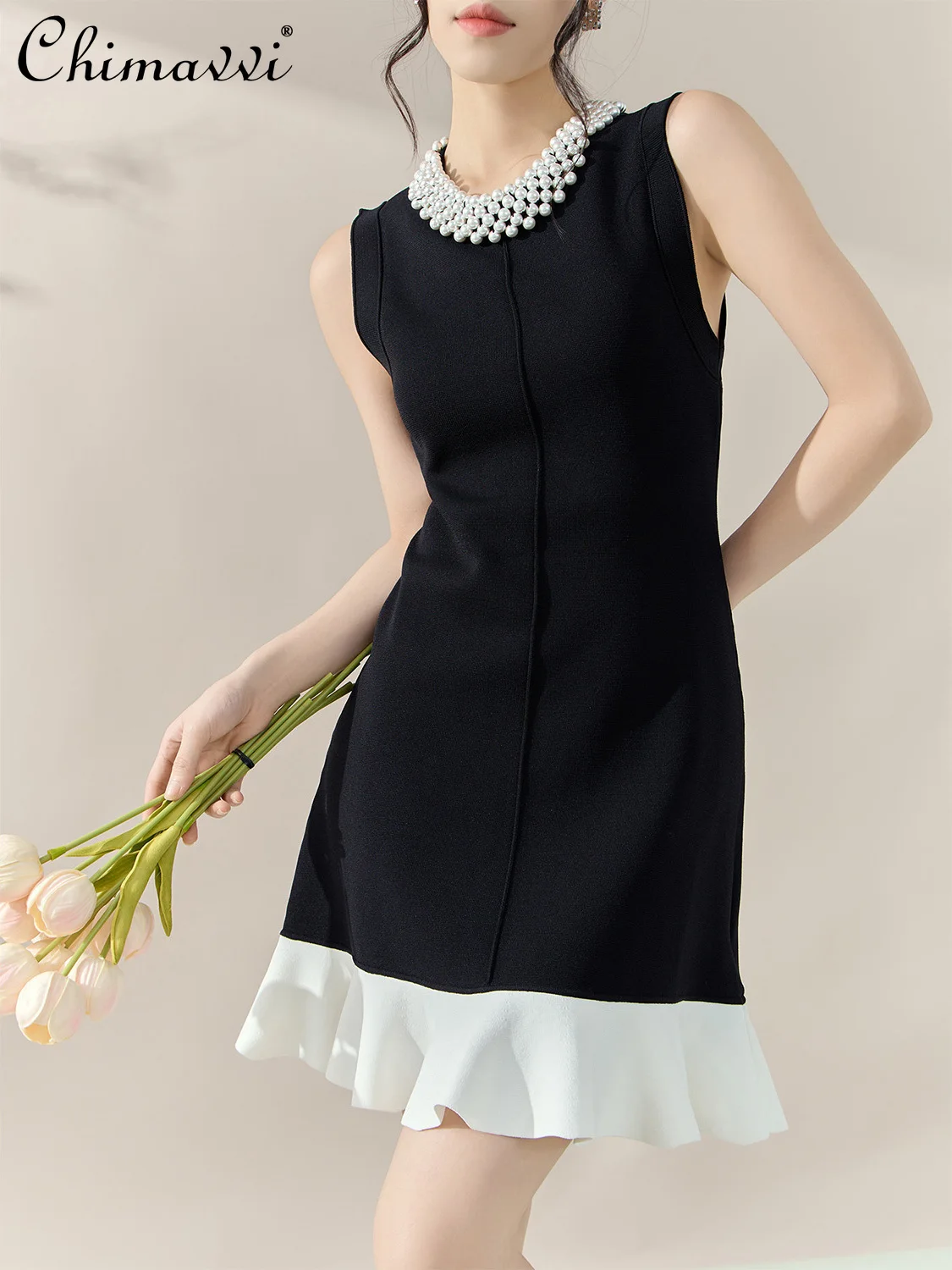 French Elegant Temperament Commuter Black Dresses Pearl Crew Neck Sleeveless High Waist Slim Fishtail Short Dress Women Summer
French Elegant Temperament Commuter Black Dresses Pearl Crew Neck Sleeveless High Waist Slim Fishtail Short Dress Women Summer