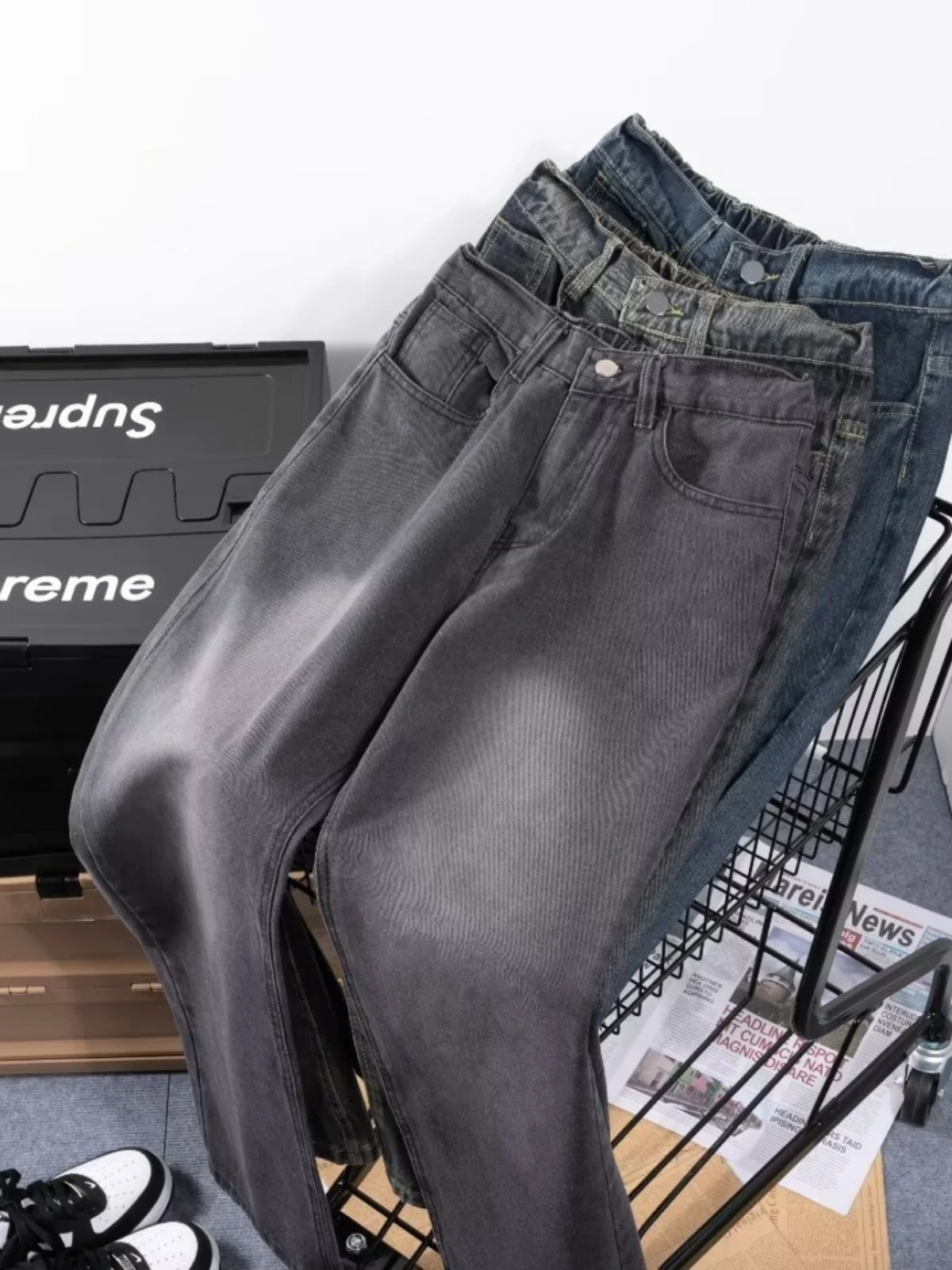 Retro American Denim Jeans Men's Trendy Loose Straight Leg Long Pants Korean Version Wide Leg Floor-Length Fashionable
Retro American Denim Jeans Men's Trendy Loose Straight Leg Long Pants Korean Version Wide Leg Floor-Length Fashionable