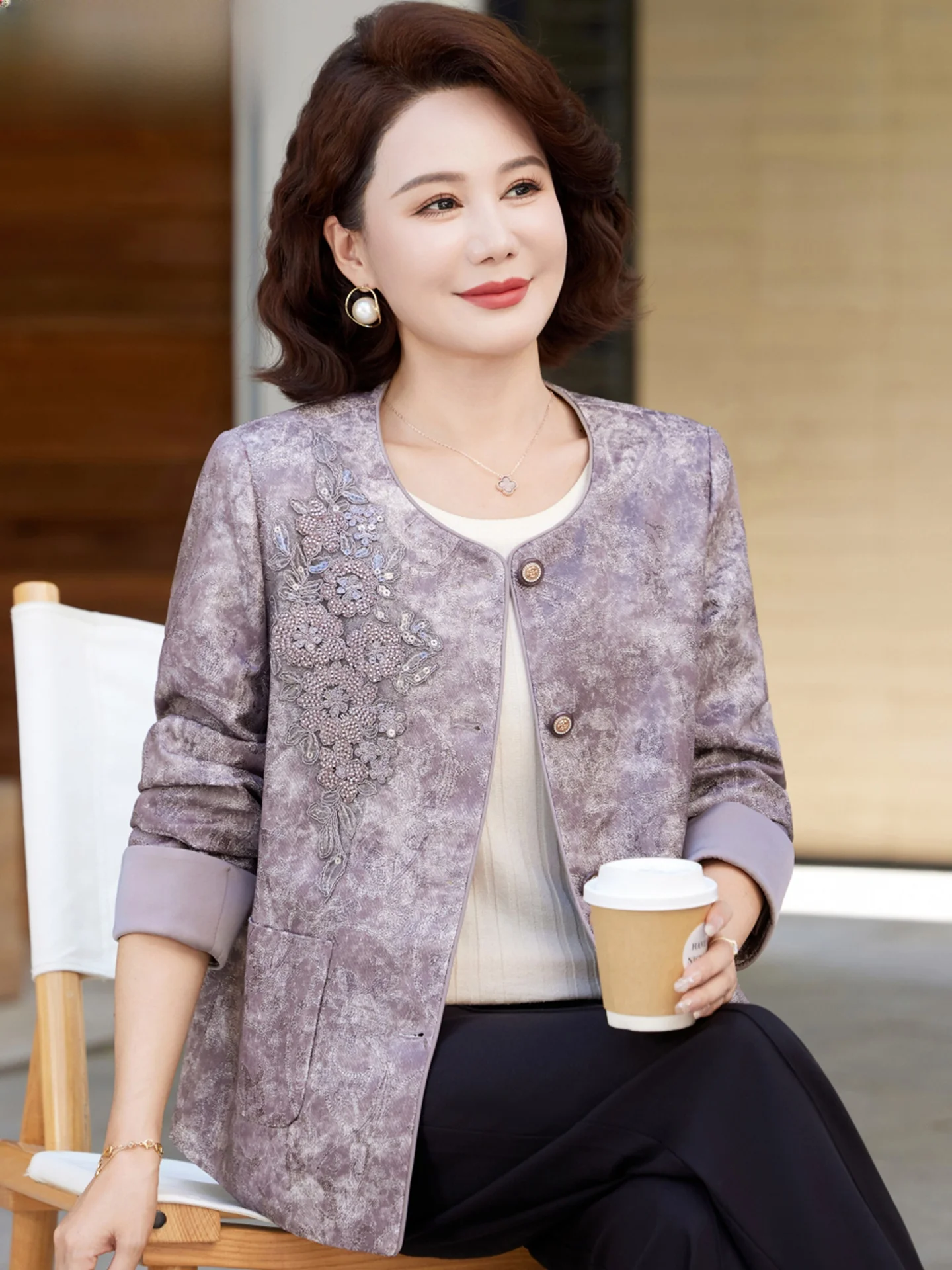 Ele Autumn Outerwear for Women Middle-Aged And ly Small Fraance Sle Jaet Luxury Brand Top Korean Sle Loose Fit
Ele Autumn Outerwear for Women Middle-Aged And ly Small Fraance Sle Jaet Luxury Brand Top Korean Sle Loose Fit