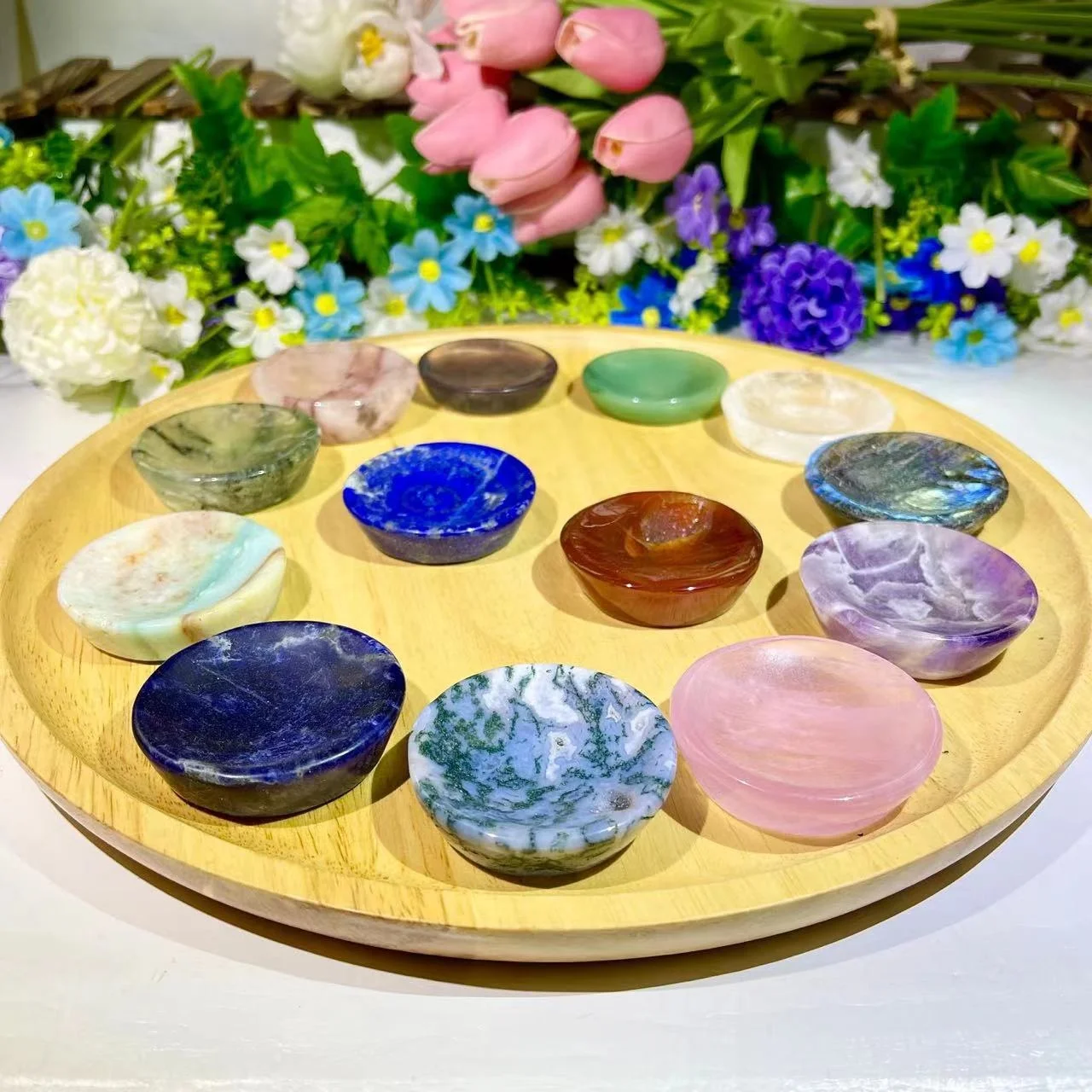 Hand Carved Natural Healing Crystal Bowl Rose Quartz Fluorite Meditation Bowl for Decor
Hand Carved Natural Healing Crystal Bowl Rose Quartz Fluorite Meditation Bowl for Decor