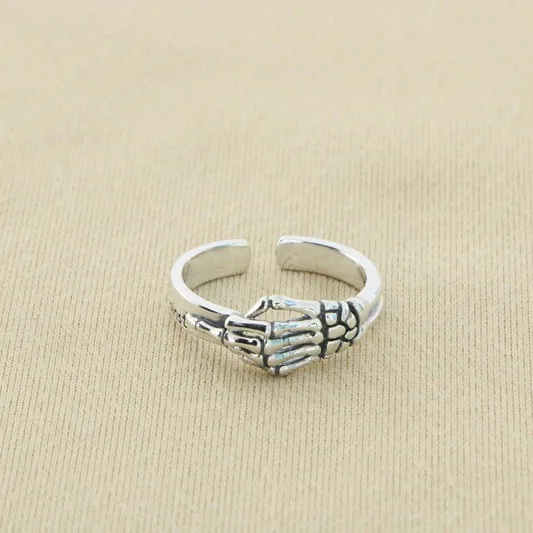S925 Sterling Silver Skeleton Hand Bone Index Finger Ring for Men's Trendy Punk, Dark Hip Hop, Trendy Opening, Crowd Design Ring
S925 Sterling Silver Skeleton Hand Bone Index Finger Ring for Men's Trendy Punk, Dark Hip Hop, Trendy Opening, Crowd Design Ring