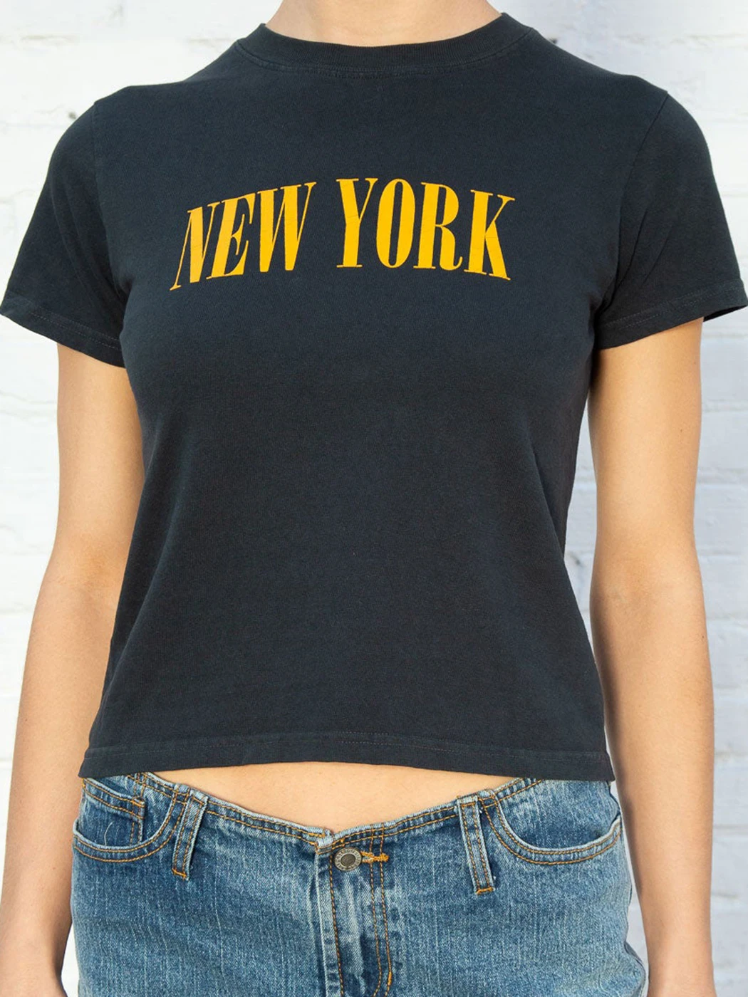 Vintage Letter Print Slim T-shirt Women Summer Streetwear Round Neck Short Sleeve T-shirts Female Retro Classic Cotton Tops 2022
Vintage Letter Print Slim T-shirt Women Summer Streetwear Round Neck Short Sleeve T-shirts Female Retro Classic Cotton Tops 2022