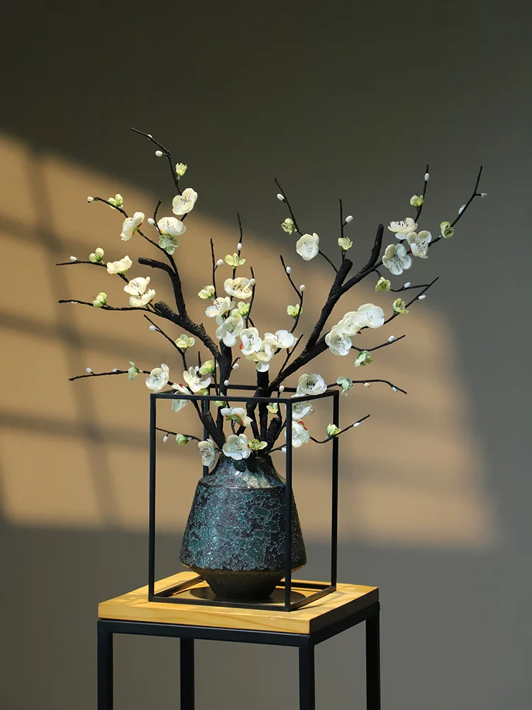 New Chinese Style Ceramic Flower Vase Zen Decoration Living Room Entrance Simulation Plum Blossom Iron Art Retro Home Soft De...
New Chinese Style Ceramic Flower Vase Zen Decoration Living Room Entrance Simulation Plum Blossom Iron Art Retro Home Soft De...