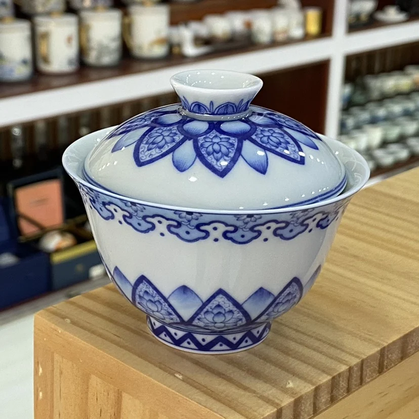 Handmade Jingdezhen Antique Mud Blue and White Mandala Cover Teacup Single High-End Household Ceramic Brewing Bowl Small
Handmade Jingdezhen Antique Mud Blue and White Mandala Cover Teacup Single High-End Household Ceramic Brewing Bowl Small