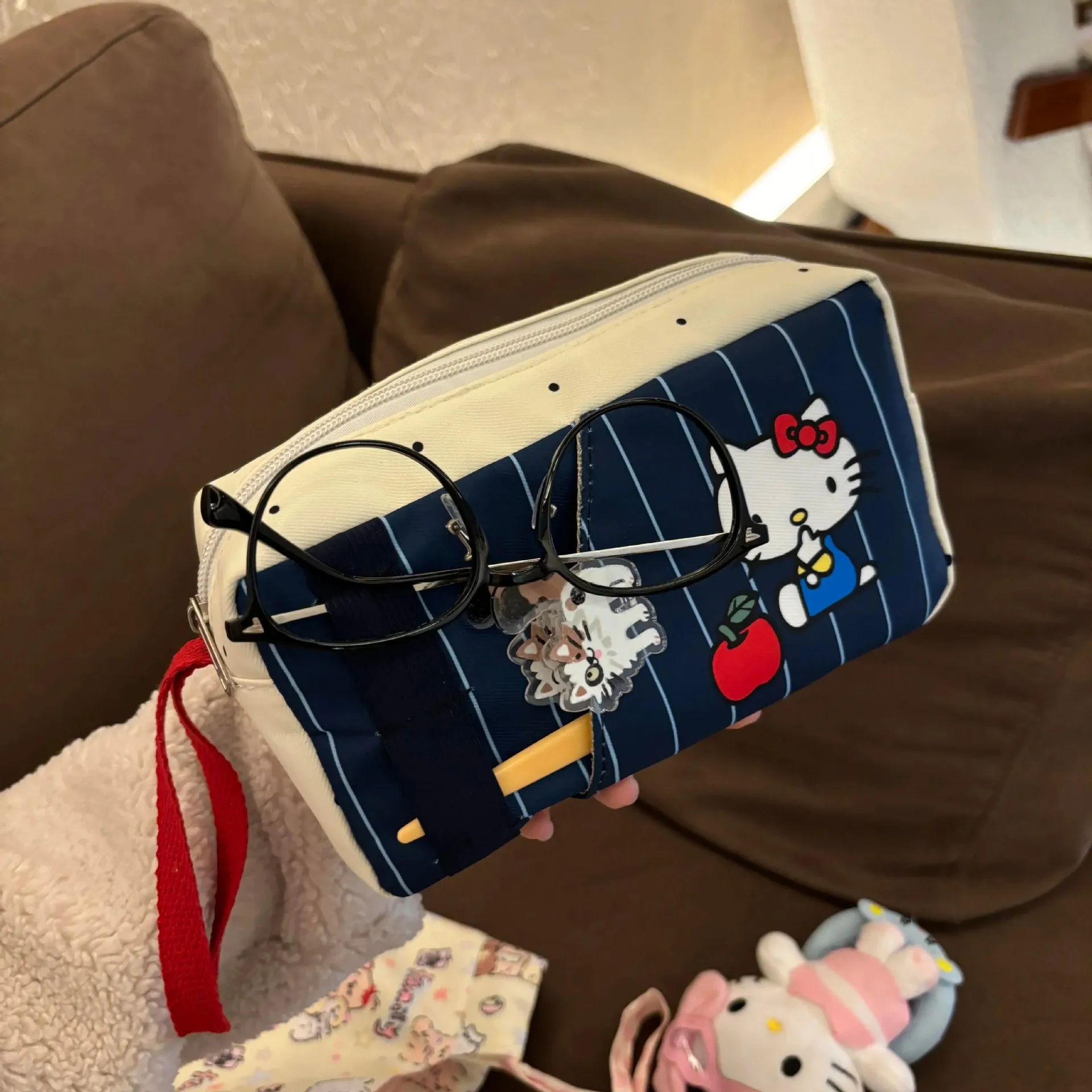 Hello Kitty Large Capacity Pencil Case Kawaii Sanrio Stationery Bag for Girls Students School Supplies Cosmetic Makeup Pouch
Hello Kitty Large Capacity Pencil Case Kawaii Sanrio Stationery Bag for Girls Students School Supplies Cosmetic Makeup Pouch