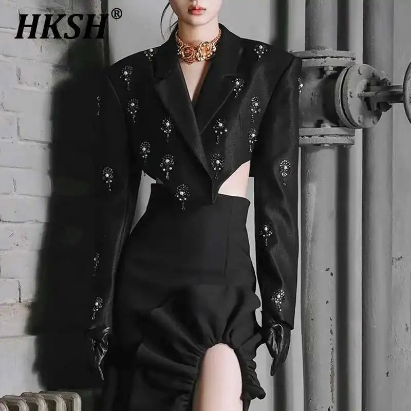 HKSH Design Sense Короткий блейзер для женщин Tide Punk 2025 Весна Новый тяжелый пиджак для ногтей High Street Элегантный шикарный пиджак с лацканами HK4309
HKSH Design Sense Короткий блейзер для женщин Tide Punk 2025 Весна Новый тяжелый пиджак для ногтей High Street Элегантный шикарный пиджак с лацканами HK4309