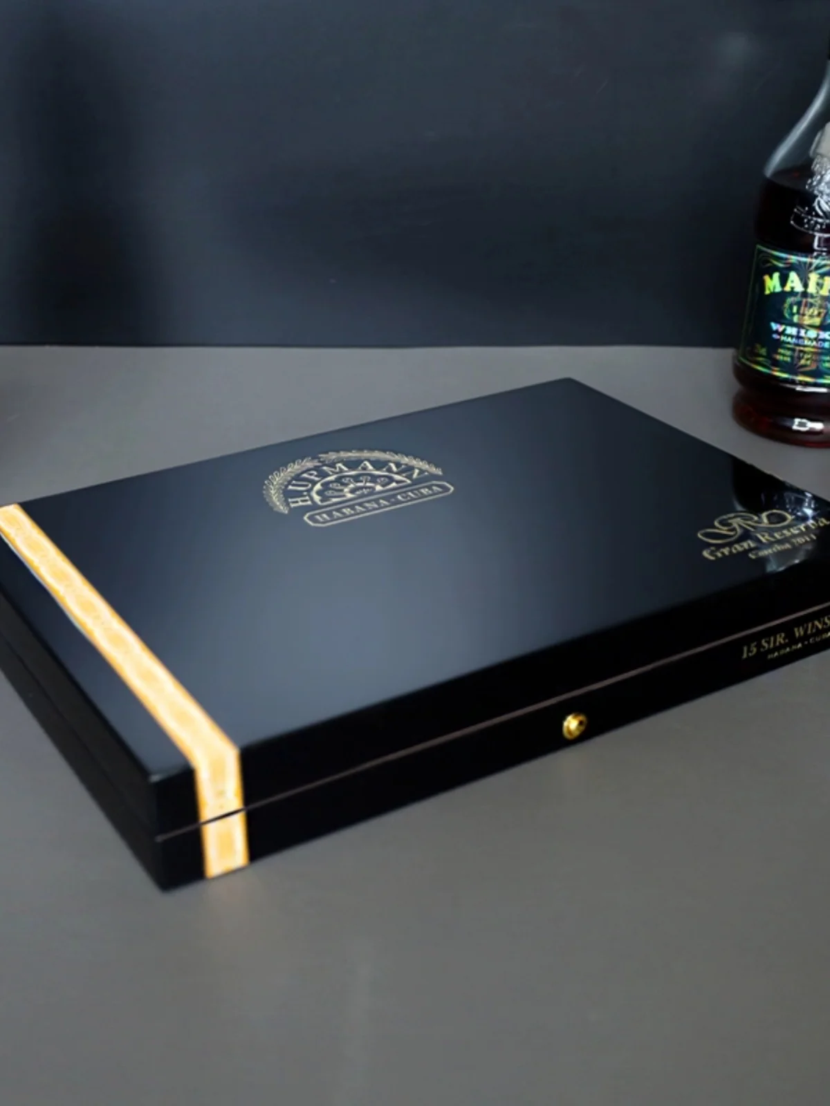 Cedar Wood Cigar Box Black Paint Seal High Density Pure Wood Moisturizing Box Cigar Holder Smoking Accessories Caja De Cigarros
Cedar Wood Cigar Box Black Paint Seal High Density Pure Wood Moisturizing Box Cigar Holder Smoking Accessories Caja De Cigarros