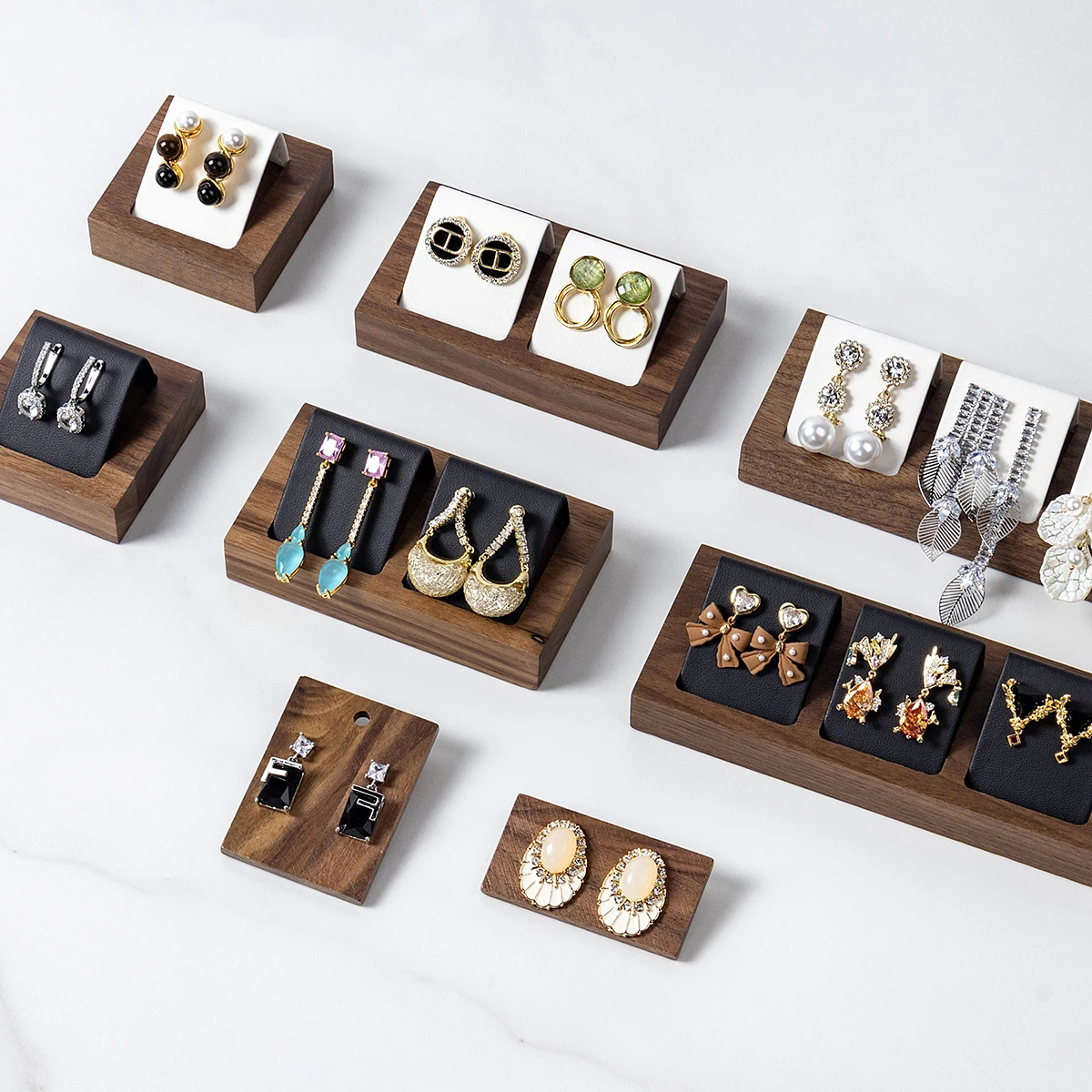 Handcrafted Velvet/Faux Leather Jewelry Organizer with Walnut Eco Tray – Anti-Loss Earring Display & Storage for Women
Handcrafted Velvet/Faux Leather Jewelry Organizer with Walnut Eco Tray – Anti-Loss Earring Display & Storage for Women