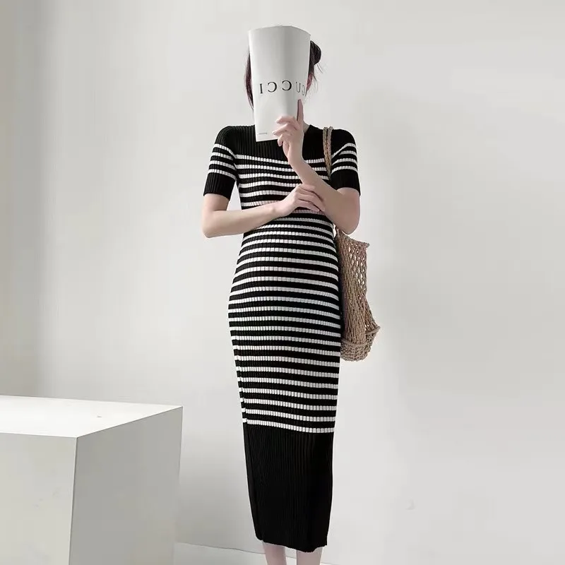 Summer 2025 Maternity Wear: Elevate DPit Strip Knitting Dress - Sophisticated Vertical Stripe Silhouette with Korean Flair
Summer 2025 Maternity Wear: Elevate DPit Strip Knitting Dress - Sophisticated Vertical Stripe Silhouette with Korean Flair