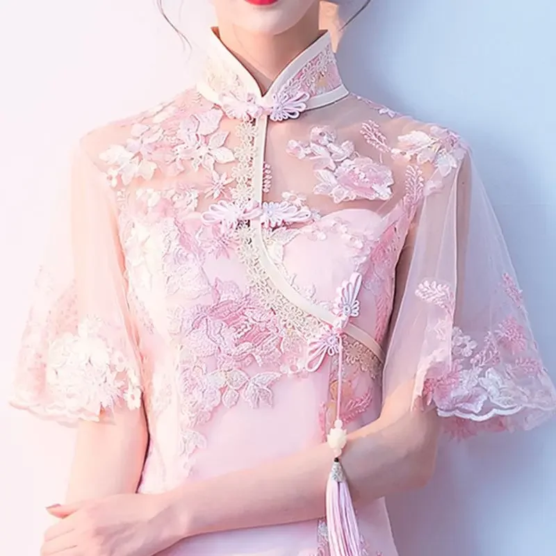 Pink Lace Embroidery Banquet Dresses Vintage Mandarin Collar Chinese Gown Cheongsam Skirt Wedding Party Dress 2025 Spring Hot
Pink Lace Embroidery Banquet Dresses Vintage Mandarin Collar Chinese Gown Cheongsam Skirt Wedding Party Dress 2025 Spring Hot