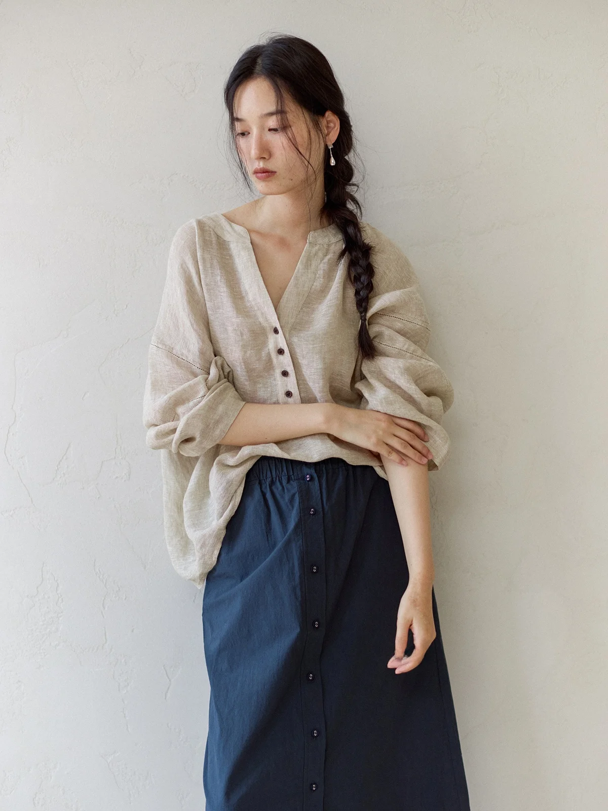 New Summer 2025 Women's Pure Linen V-Ne Oversized irt Warmth Long Sve round Ne Button Pattern Color Store2025
New Summer 2025 Women's Pure Linen V-Ne Oversized irt Warmth Long Sve round Ne Button Pattern Color Store2025