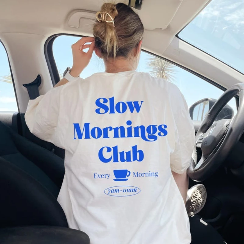 Футболки с рисунком Slow Mornings Club Coffee Club Модные рубашки для дома Подарочная футболка для любителей кофе Эстетическая футболка в стиле ретро Хлопковые топы
Футболки с рисунком Slow Mornings Club Coffee Club Модные рубашки для дома Подарочная футболка для любителей кофе Эстетическая футболка в стиле ретро Хлопковые топы