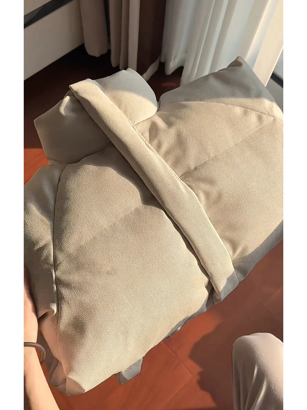 Мужская хлопковая куртка из плотного канваса с кожаной текстурой, с воротником-стойкой, зимняя, теплая, повседневная, приталенного кроя, на молнии, длинная.
Мужская хлопковая куртка из плотного канваса с кожаной текстурой, с воротником-стойкой, зимняя, теплая, повседневная, приталенного кроя, на молнии, длинная.