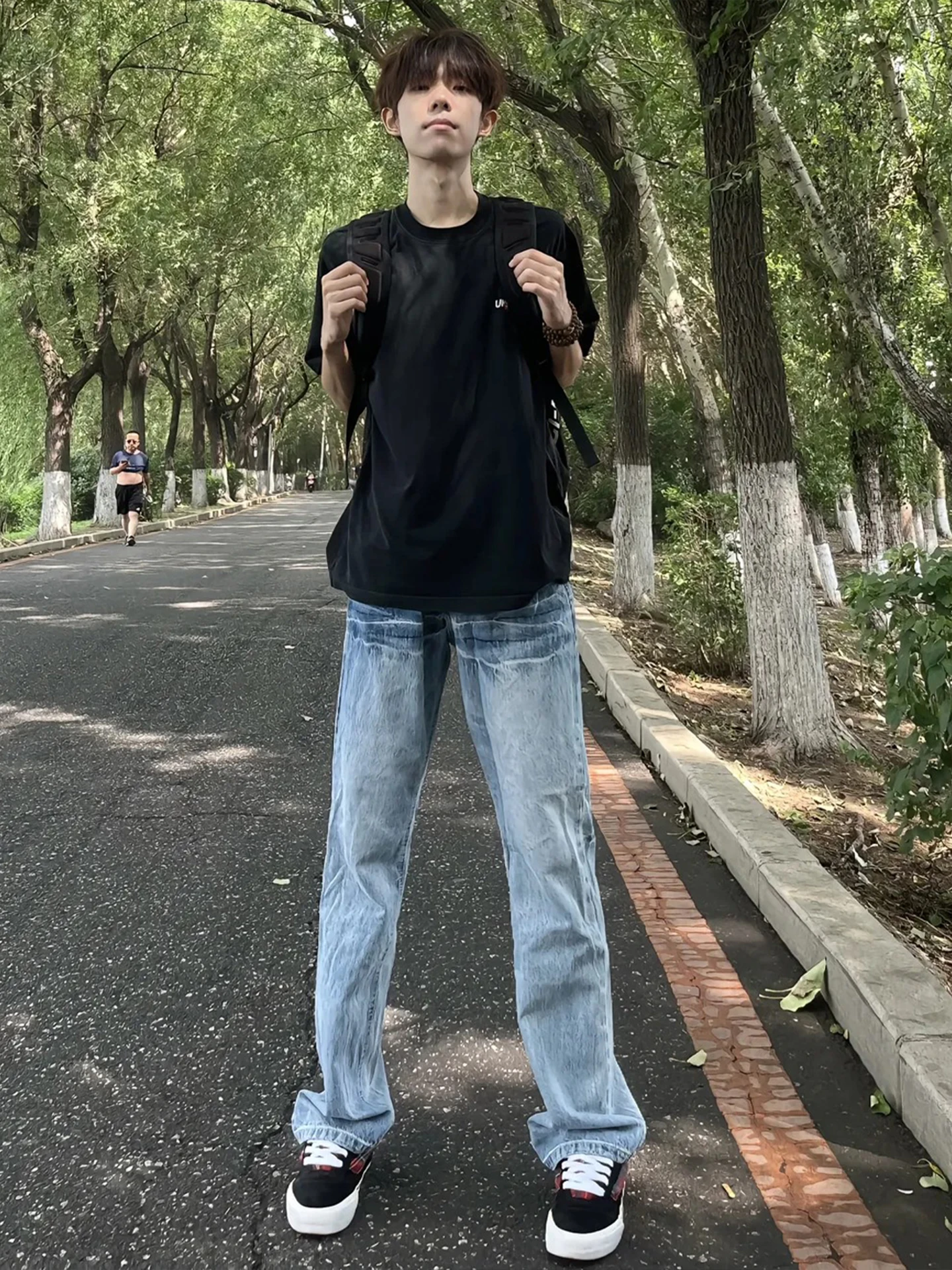 Мужские джинсы с высокой талией и узором «Ледяная молния», зауженные, прямые, с расклешенным низом, в американском стиле, летние, тонкие
Мужские джинсы с высокой талией и узором «Ледяная молния», зауженные, прямые, с расклешенным низом, в американском стиле, летние, тонкие