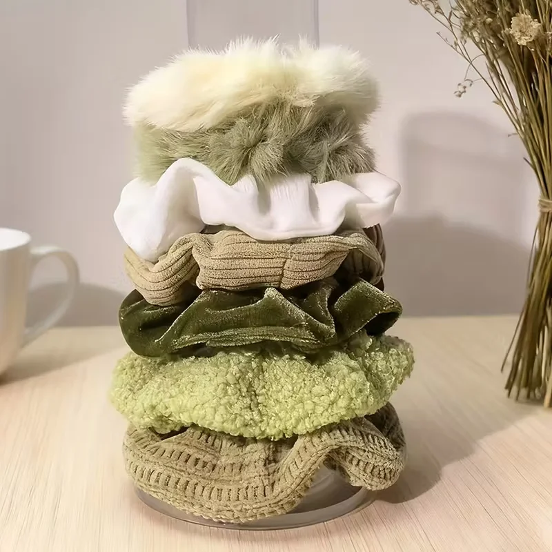 Набор из 7 бархатных резинок для волос — зеленый микс, ощущение роскоши. Мягкие и элегантные повязки для волос в стиле бохо для женщин, идеально подходящие для зимних причесок.
Набор из 7 бархатных резинок для волос — зеленый микс, ощущение роскоши. Мягкие и элегантные повязки для волос в стиле бохо для женщин, идеально подходящие для зимних причесок.