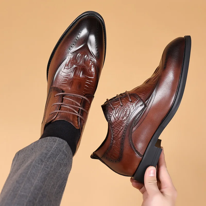 Insole Height-increasing Business Genuine Leather Shoes Men Brogue Carved Formal Oxford Shoes Pointed Lace Up Men Office Shoes
Insole Height-increasing Business Genuine Leather Shoes Men Brogue Carved Formal Oxford Shoes Pointed Lace Up Men Office Shoes