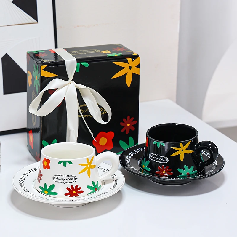 French Retro Coffee Cup and Plate Set Creative Flower Pattern Exquisite Ceramic Mug High Beauty Home Afternoon Tea Sets
French Retro Coffee Cup and Plate Set Creative Flower Pattern Exquisite Ceramic Mug High Beauty Home Afternoon Tea Sets