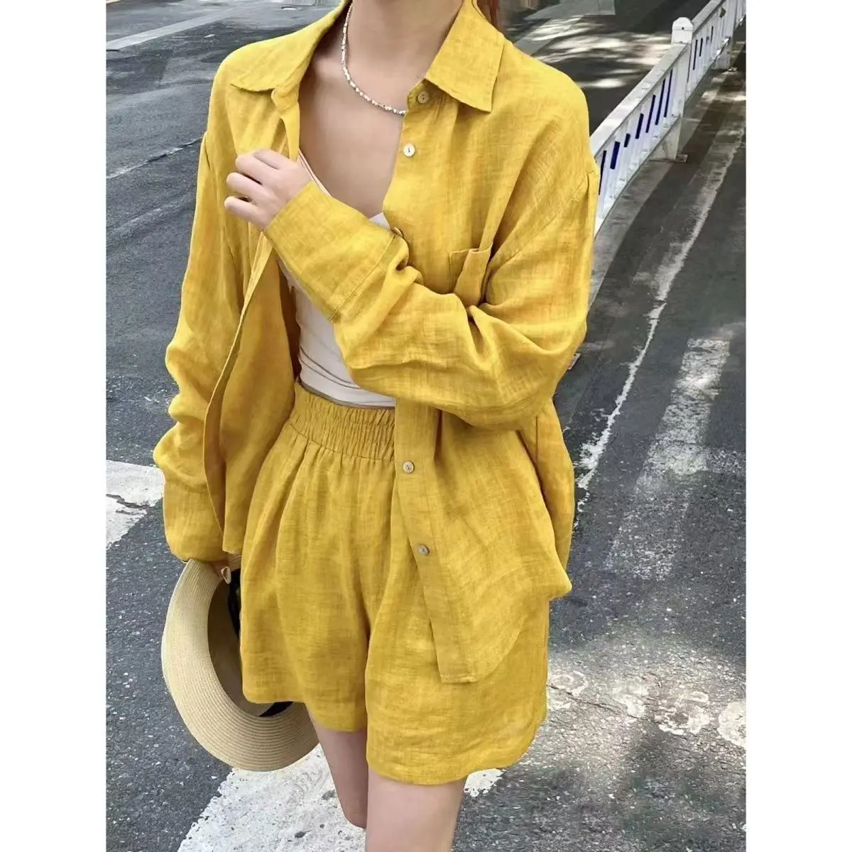 Casual Suit Women's Summer Long-sleeved Cotton Linen Shirt High-waisted Shorts Two-piece Set Fashion Female Clothes
Casual Suit Women's Summer Long-sleeved Cotton Linen Shirt High-waisted Shorts Two-piece Set Fashion Female Clothes