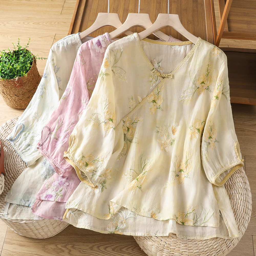 New Chinese Style Printed V-Neck T-Shirt Women's plus Size Summer Base Shirt Floral Embroidery Cool Feeling Short Sleeve Top
New Chinese Style Printed V-Neck T-Shirt Women's plus Size Summer Base Shirt Floral Embroidery Cool Feeling Short Sleeve Top