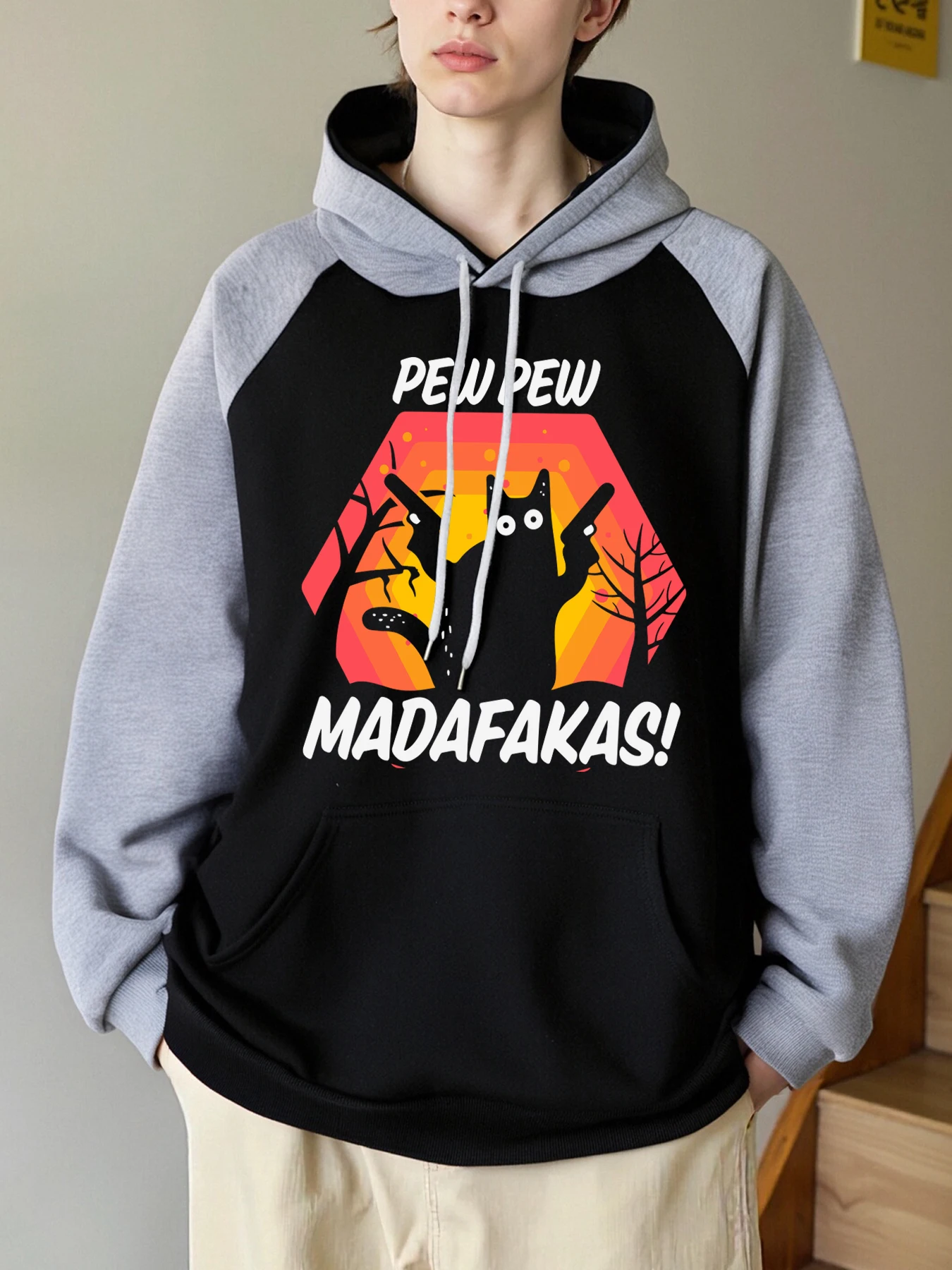 Pew Pew Cat Holding A Handgun с принтом реглан толстовки мужские хип-хоп свободные толстовки флисовая одежда пуловер с карманами осенний повседневный топ
Pew Pew Cat Holding A Handgun с принтом реглан толстовки мужские хип-хоп свободные толстовки флисовая одежда пуловер с карманами осенний повседневный топ
