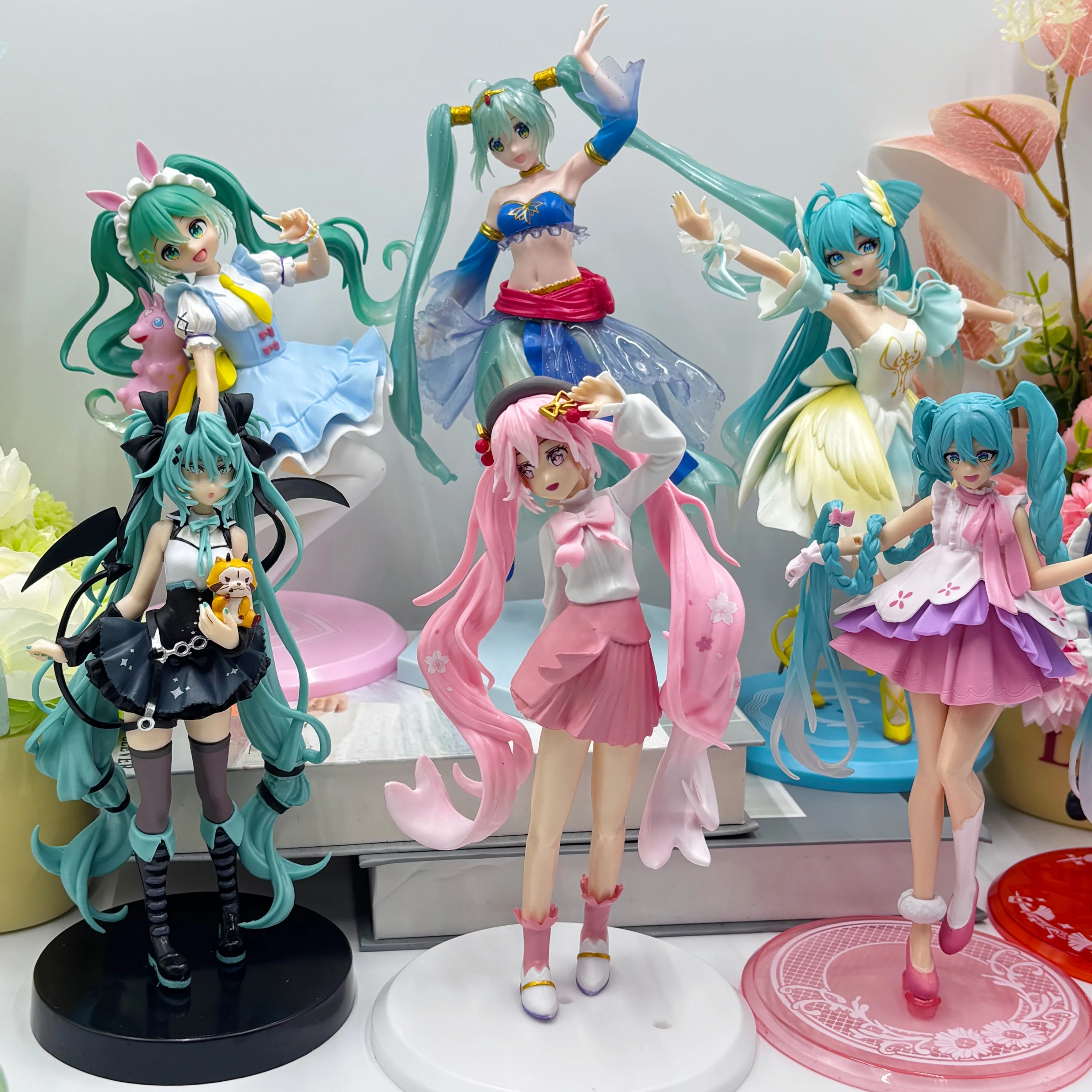 Anime Hatsune Miku figure Virtual Singer Manga Statue Figurines Model Toys computer desk cake decoration kawaiii toy gift
Anime Hatsune Miku figure Virtual Singer Manga Statue Figurines Model Toys computer desk cake decoration kawaiii toy gift