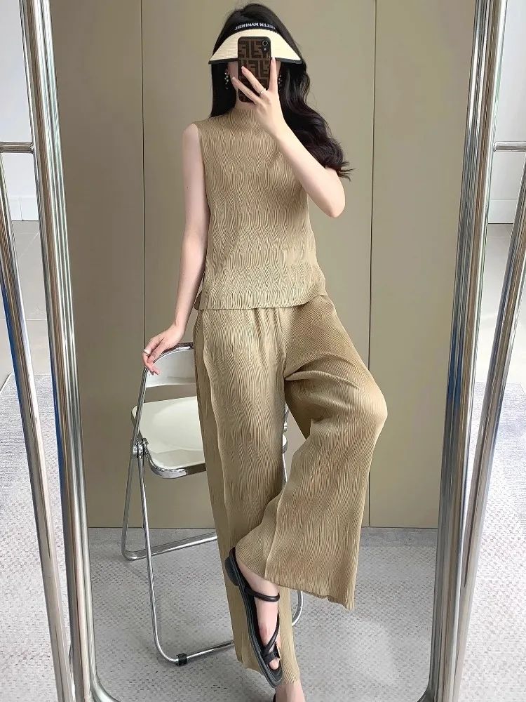Miyake Niche Design Pleated Pants Set Women Summer Sleeveless Vest Top+straight Leg Pants 2-piece Set Korean Aesthetic Clothing 
Miyake Niche Design Pleated Pants Set Women Summer Sleeveless Vest Top+straight Leg Pants 2-piece Set Korean Aesthetic Clothing