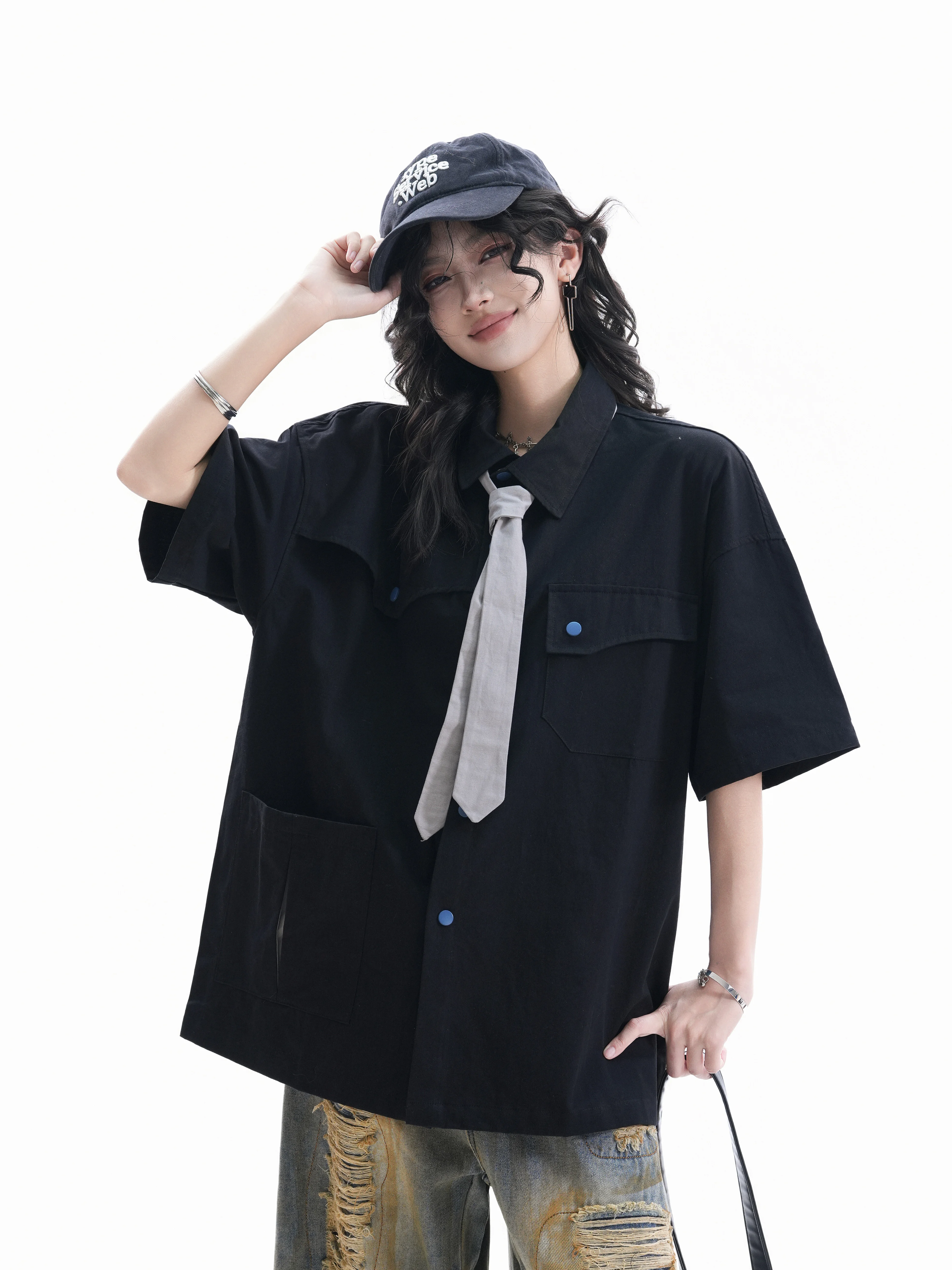 Retro American Style Short Sleeve Shirt for Women Casual Oversize Design Couple Matching Shirt Polyester Fiber Summer Wear
Retro American Style Short Sleeve Shirt for Women Casual Oversize Design Couple Matching Shirt Polyester Fiber Summer Wear