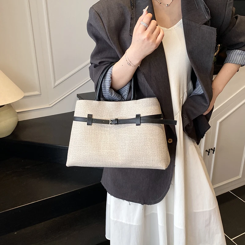 Trendy Shopper Tote Bag Large Capacity Solid Color Leather For Women Minimalist Vintage Everyday Commuter
Trendy Shopper Tote Bag Large Capacity Solid Color Leather For Women Minimalist Vintage Everyday Commuter