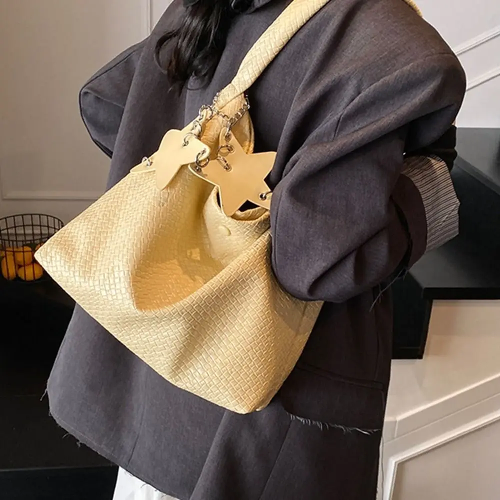 Casual Star Pendant Weave Tote Bag Bucket Bag Underarm Bag Pu Handbag Large Capacity Korean Silver Shoulder Bag Travel
Casual Star Pendant Weave Tote Bag Bucket Bag Underarm Bag Pu Handbag Large Capacity Korean Silver Shoulder Bag Travel