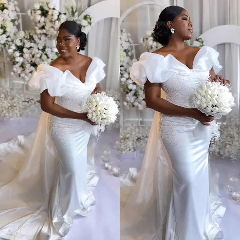 Customized Classic V-Neck Applique Mermaid Wedding Dress With Ruffled Edges And Off Shoulder Tight Fit Sexy Elegant Bridal Dress
Customized Classic V-Neck Applique Mermaid Wedding Dress With Ruffled Edges And Off Shoulder Tight Fit Sexy Elegant Bridal Dress
