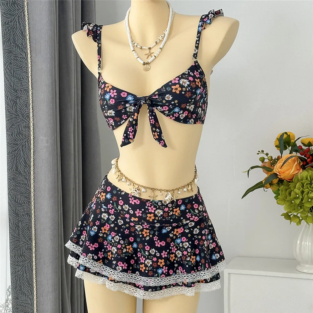 Black Floral Print Swimsuit with Skirt Sweet Cute Ruffled Bikinis Sets Woman 2026 Front Knotted Swimming Suit Brazilian Bikini
Black Floral Print Swimsuit with Skirt Sweet Cute Ruffled Bikinis Sets Woman 2026 Front Knotted Swimming Suit Brazilian Bikini