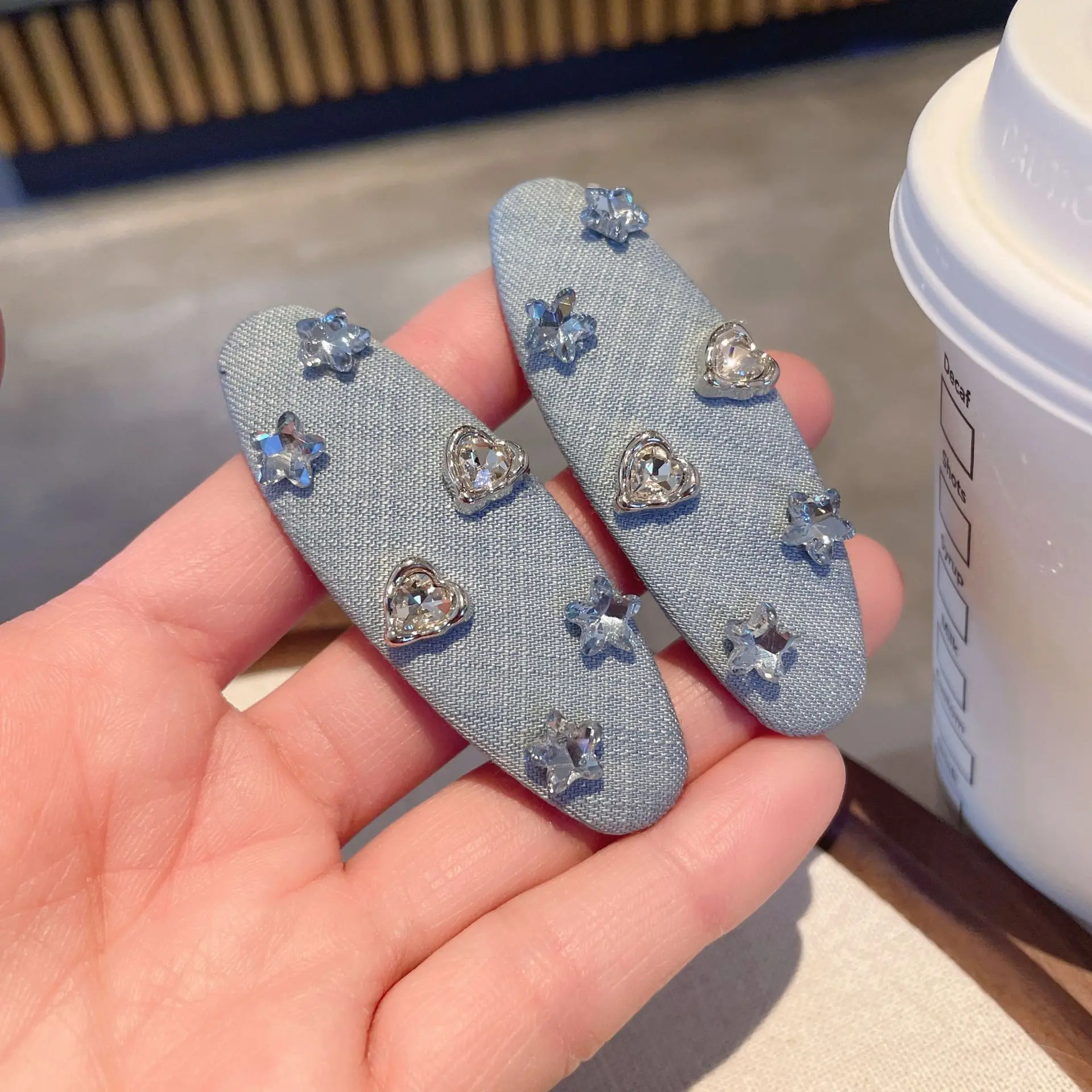 Early spring high-end blue rhinestone star fabric plug comb versatile bangs clip BB clip hairpin hairpin side clip
Early spring high-end blue rhinestone star fabric plug comb versatile bangs clip BB clip hairpin hairpin side clip