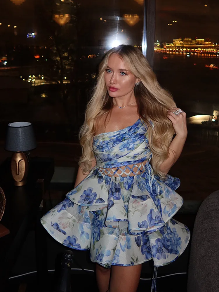 2025 Summer Elegant Fashion New Women's One-shoulder Openwork Dress Pleated Printed Sleeveless Short Fluffy Mini Dress
2025 Summer Elegant Fashion New Women's One-shoulder Openwork Dress Pleated Printed Sleeveless Short Fluffy Mini Dress