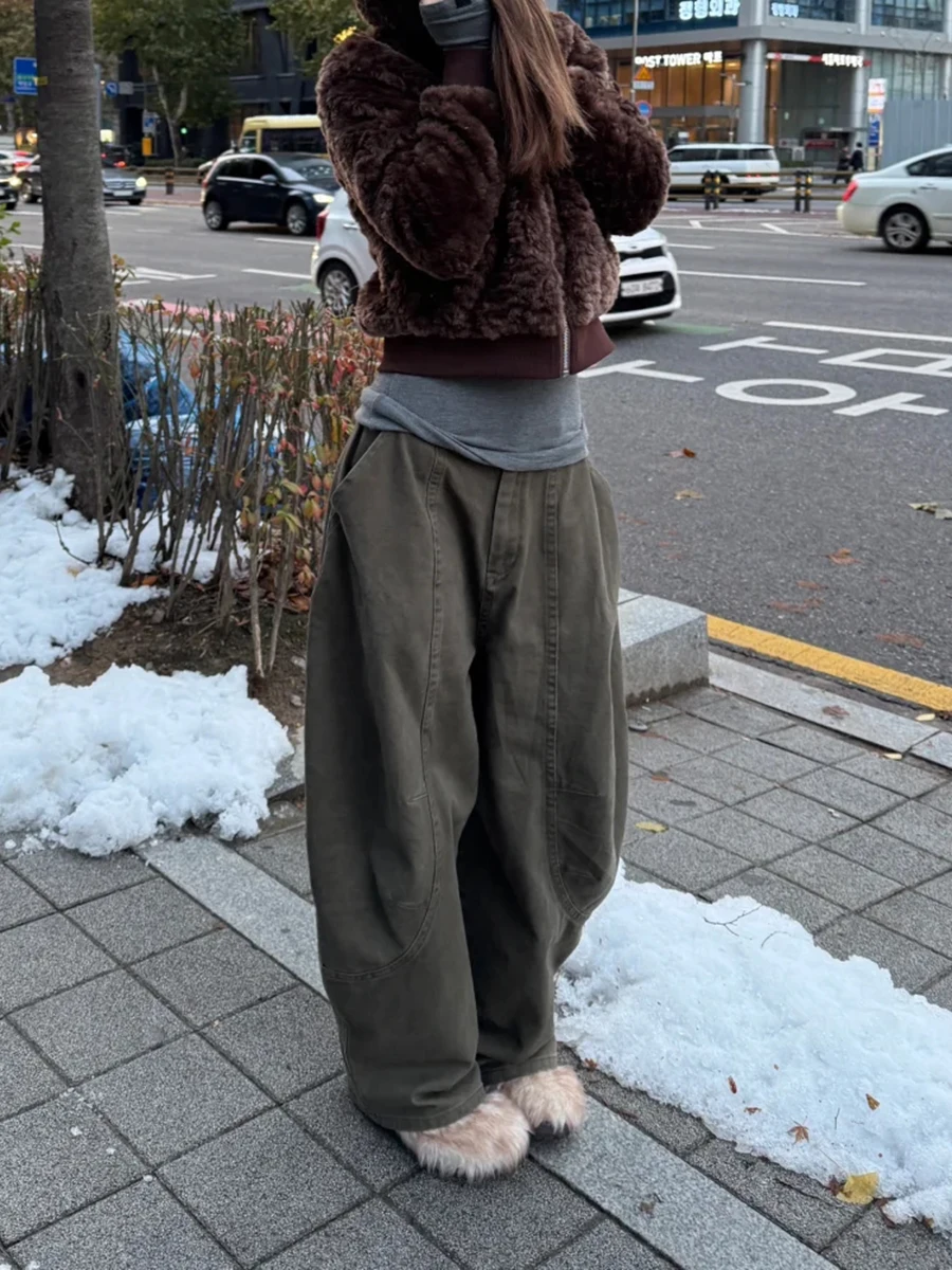 Retro Military een Patchwork Design Loose Women's Jeans Workwear Wide Leg Pants Slimming Long Trousers Versatile Casual Jeans
Retro Military een Patchwork Design Loose Women's Jeans Workwear Wide Leg Pants Slimming Long Trousers Versatile Casual Jeans