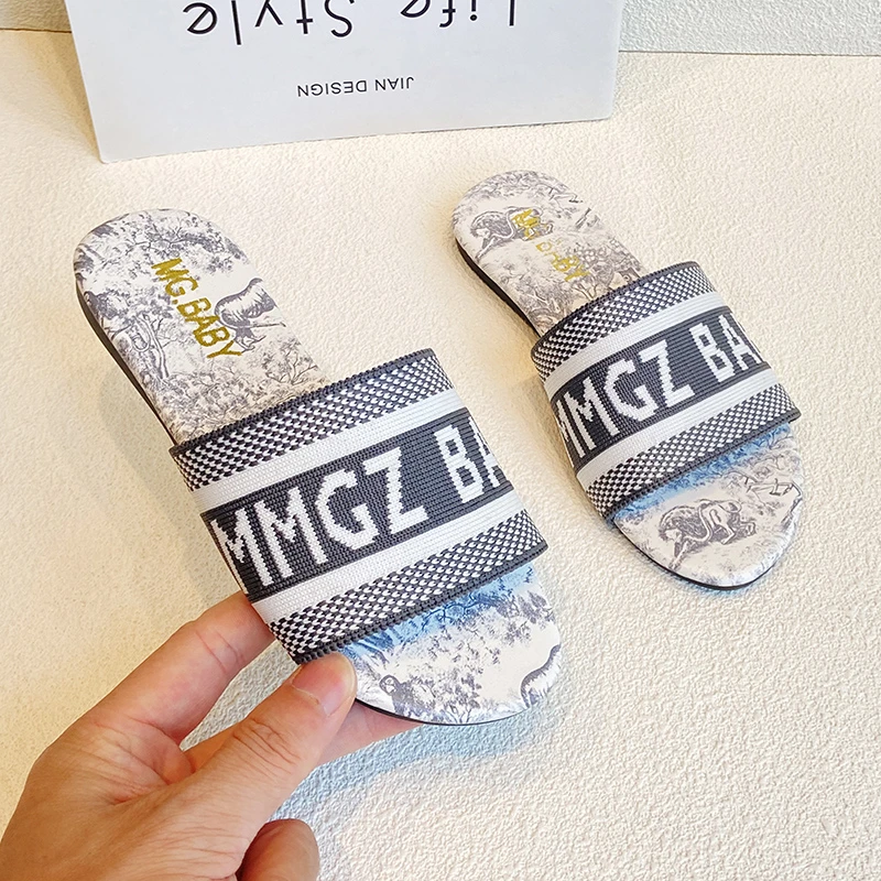 Toddler Kids Slide Sandals Printed Insole Knit Strap Letter BABY Decor Flat Non-Slip Sole for Indoor Shower Daily Casual Wear
Toddler Kids Slide Sandals Printed Insole Knit Strap Letter BABY Decor Flat Non-Slip Sole for Indoor Shower Daily Casual Wear