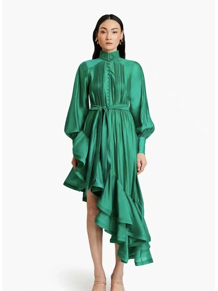 Designer stand collar single-breasted vertical pleated lace-up waist dress 2024 fall women's new fashion loose irregular skirt
Designer stand collar single-breasted vertical pleated lace-up waist dress 2024 fall women's new fashion loose irregular skirt