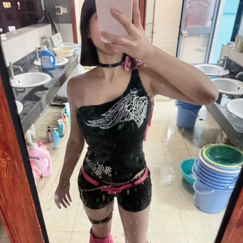 American Vintage Graffiti Print Camisole Harajuku Subculture Tie Bow Halter Vest Retro Hottie Tanks Top Women's Slim Sexy Tops
American Vintage Graffiti Print Camisole Harajuku Subculture Tie Bow Halter Vest Retro Hottie Tanks Top Women's Slim Sexy Tops