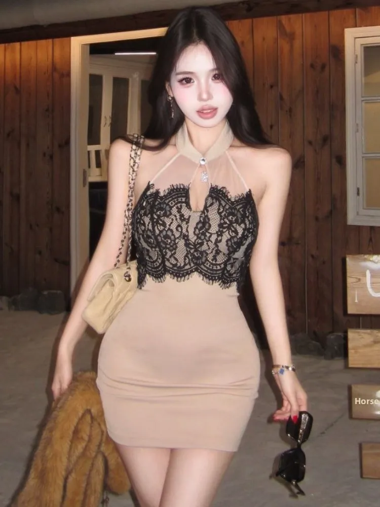 Retro Sexy Hollow out Lace Sleeveless Neck Hanging Short Skirt Bodycon Dress Korean Style High Waist Lace Splice Hollow Back
Retro Sexy Hollow out Lace Sleeveless Neck Hanging Short Skirt Bodycon Dress Korean Style High Waist Lace Splice Hollow Back