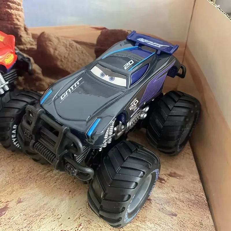 Набор игрушечных автомобилей Disney Pixar, модель грузовика с откатом, Молния Макквин Джексон Шторм Майк, детский развлекательный автомобиль, подарок на день рождения
Набор игрушечных автомобилей Disney Pixar, модель грузовика с откатом, Молния Макквин Джексон Шторм Майк, детский развлекательный автомобиль, подарок на день рождения