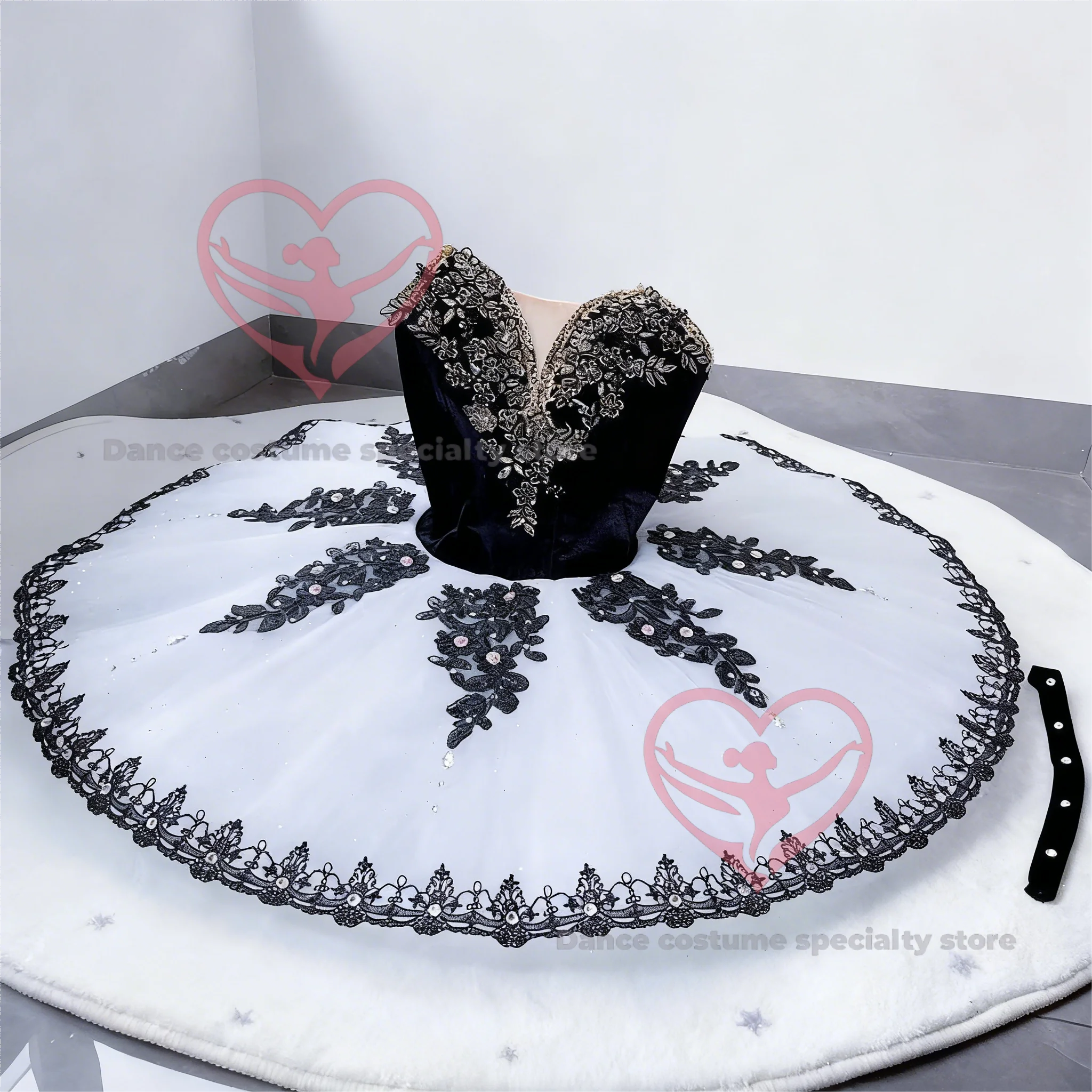 Professional Ballet Costume Million Clown Customized Tulle Skirt for Competitions And Performances
Professional Ballet Costume Million Clown Customized Tulle Skirt for Competitions And Performances