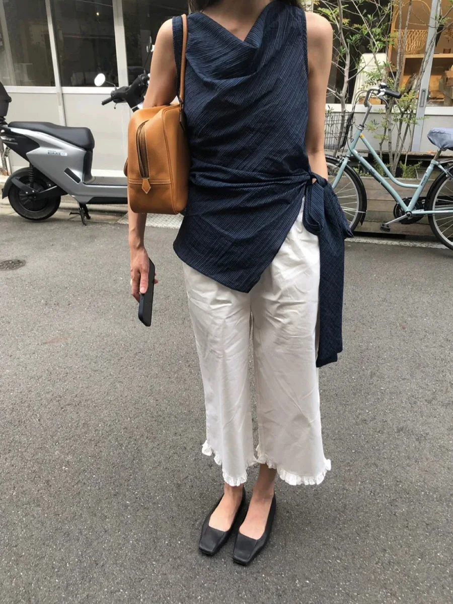 Casual White Cotton Seven-Quarter Length Pants with Lace Design Three-Button Natural Waist Straight Leg Ladies Summer Fashion
Casual White Cotton Seven-Quarter Length Pants with Lace Design Three-Button Natural Waist Straight Leg Ladies Summer Fashion