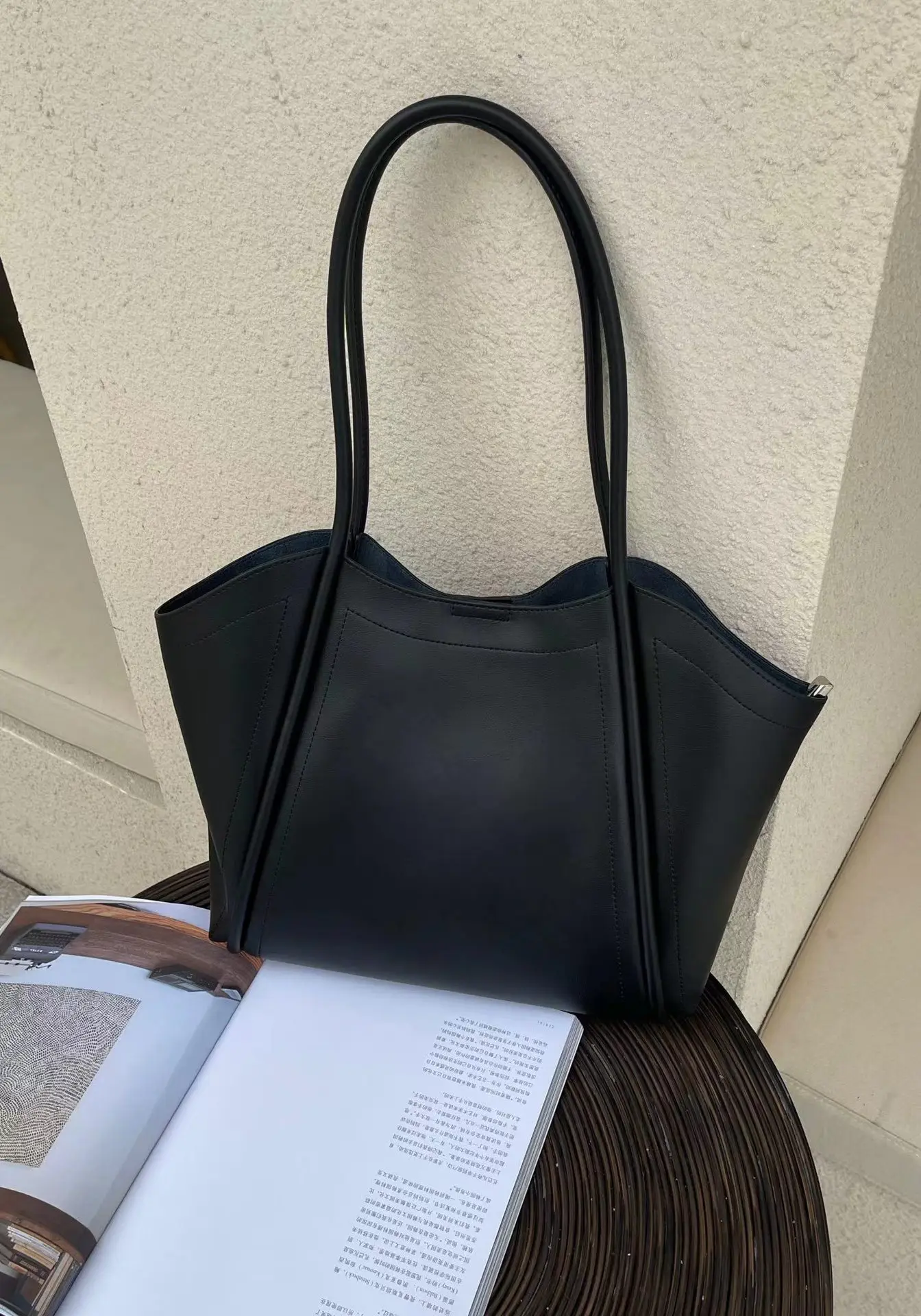 The 2025 must-have winged tote. Crafted from soft genuine cowhide for a head-turning, spacious, and stylish carry.
The 2025 must-have winged tote. Crafted from soft genuine cowhide for a head-turning, spacious, and stylish carry.