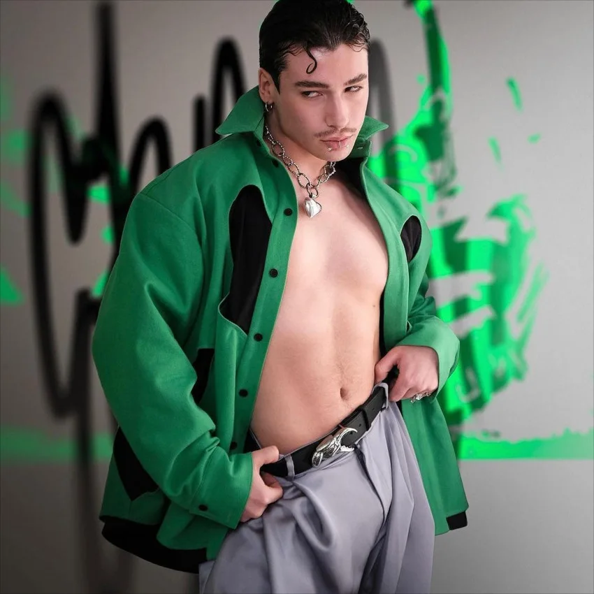 Autumn New Sexy Men's Polo Shirt Love Single-breasted Long-sleeved Small Coat For Men
Autumn New Sexy Men's Polo Shirt Love Single-breasted Long-sleeved Small Coat For Men